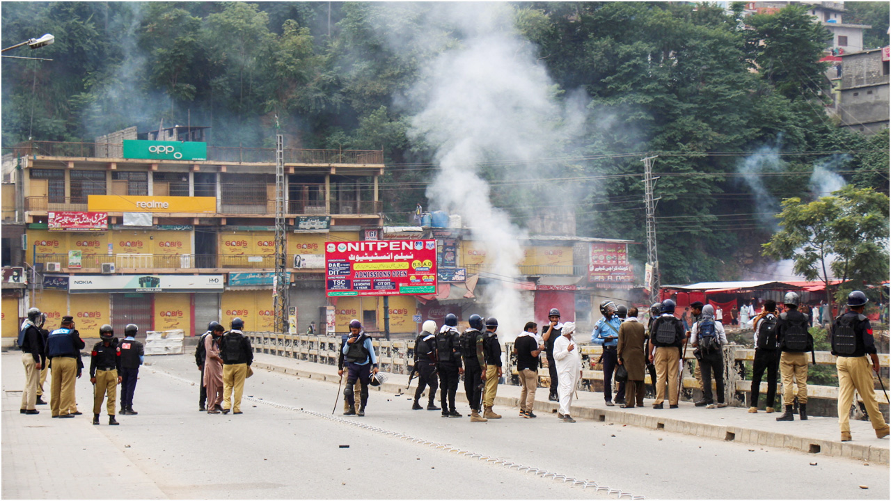 পাকিস্তান অধিকৃত কাশ্মিরে ভয়াবহ বিক্ষোভ-সহিংসতা, নিহত ৮